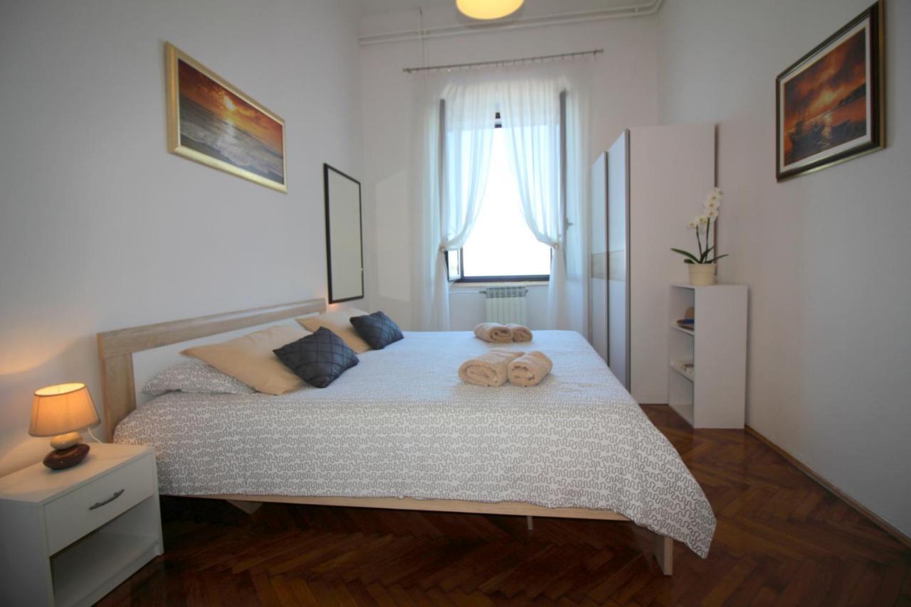 Apartment Old City Пореч Экстерьер фото