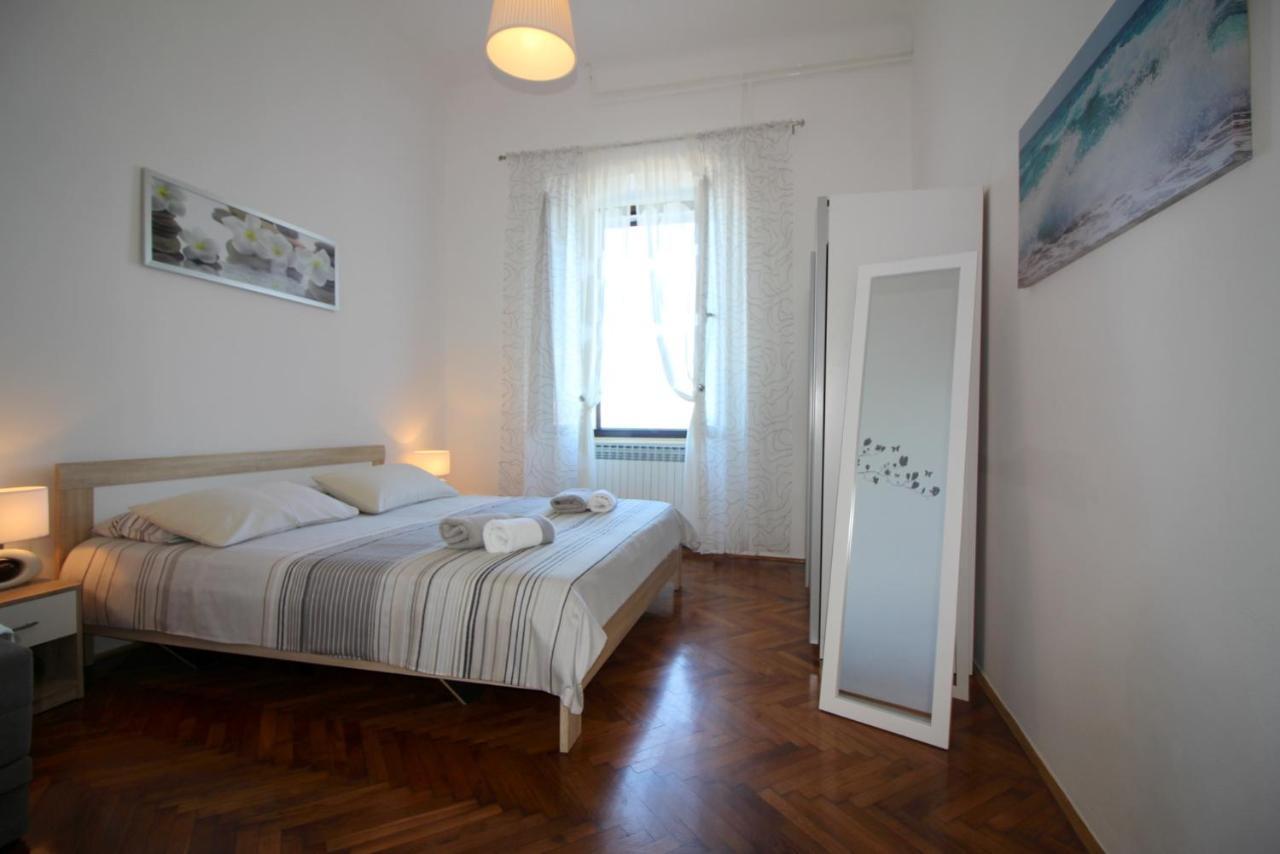 Apartment Old City Пореч Экстерьер фото